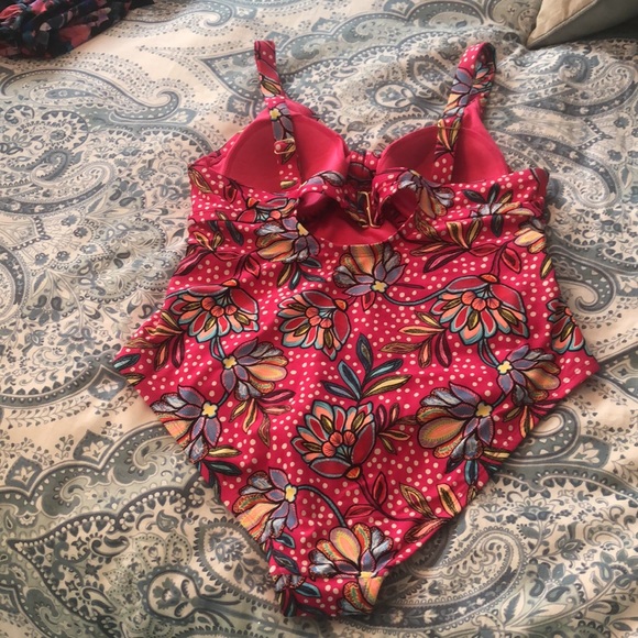 NWOT Tabatha Brown for Target Floral Print One Piece Swimsuit w/ Front Cut Out. - Picture 5 of 11